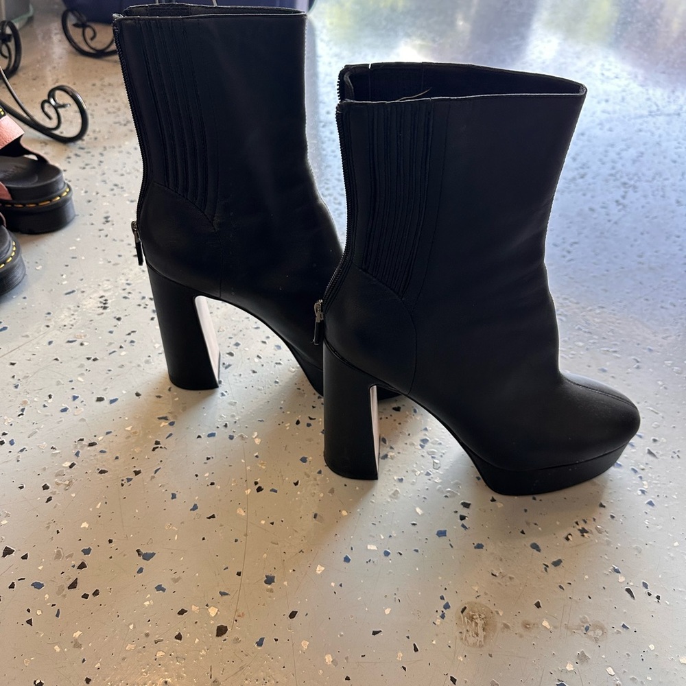 REVOLVE Leste Bootie in Black
LOLA CRUZ
